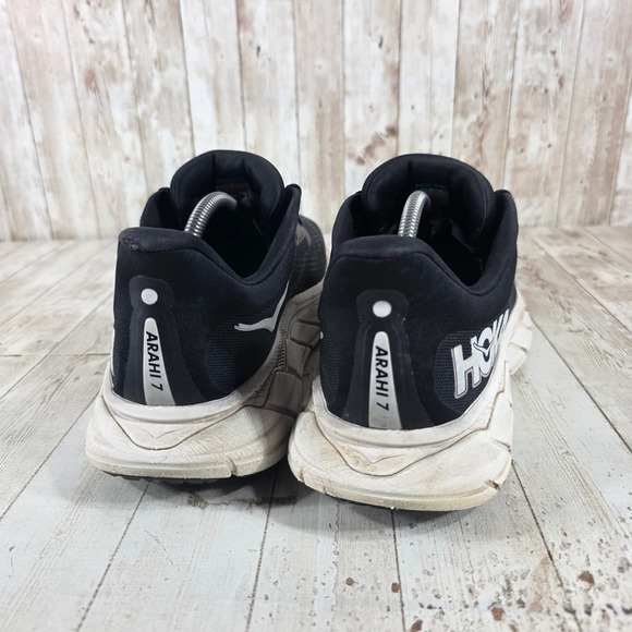 Athletic_Shoes
